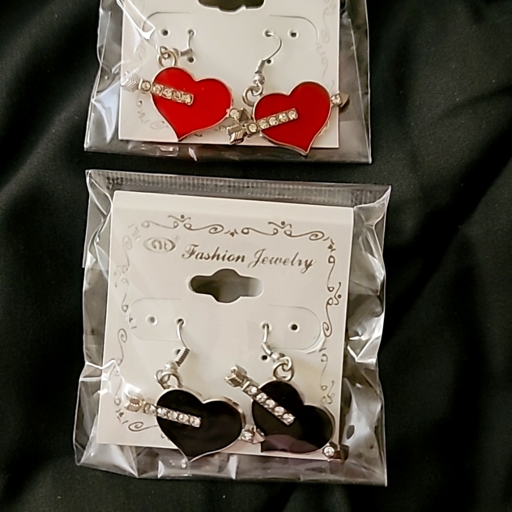 Earrings (2 pair)